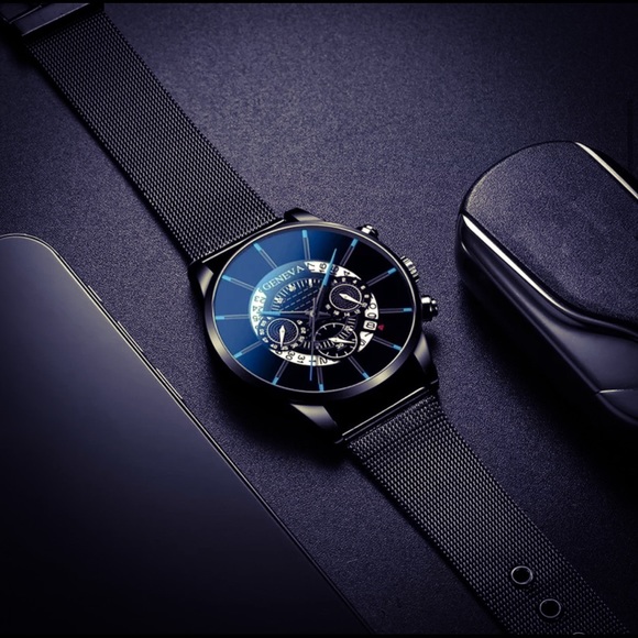 ๐ Geneva Stainless Steel Calendar Quartz Watch - Picture 3 of 8